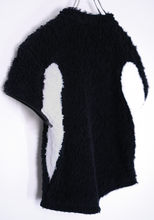 画像をギャラリービューアに読み込む, トランスフォーム ロングパイルトップス / ブラック×ホワイト